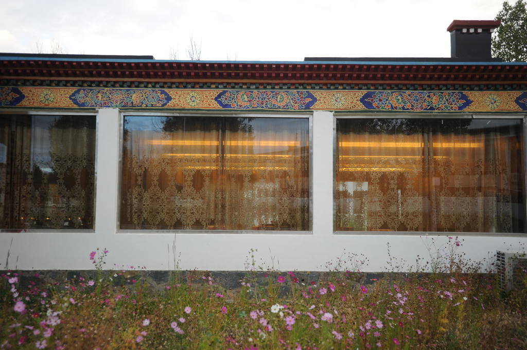 Wanrun International Resort Hotel In Tibet Xigaze Eksteriør bilde